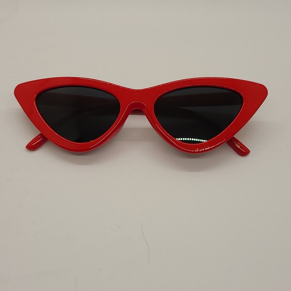Red cat eye sunglasses!
